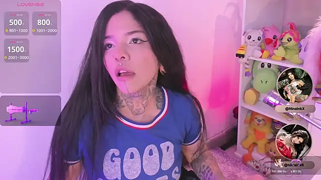 NinaInk online show from December 1, 2025, 12:39 pm