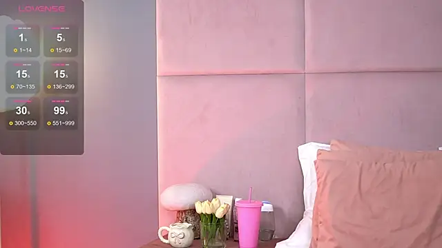 AlmaLuv online show from September 10, 2025, 3:05 am