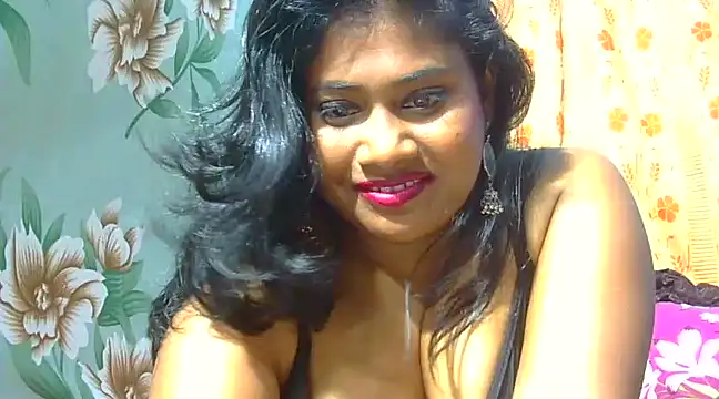 Snapshot of sexy_roma chatting on February 6, 2025, 1:21 pm sexy roma online show from February 6, 2025, 1:21 pm