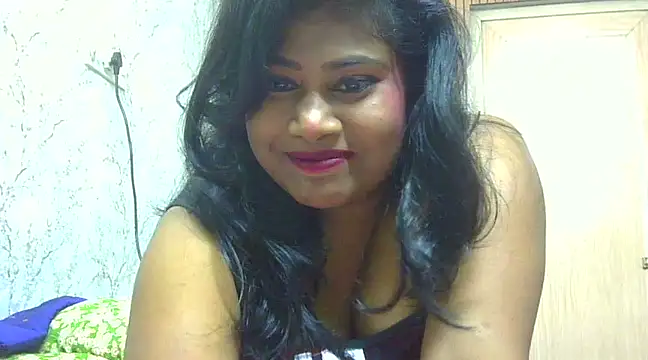 Snapshot of sexy_roma chatting on March 8, 2025, 6:05 pm sexy roma online show from March 8, 2025, 6:05 pm