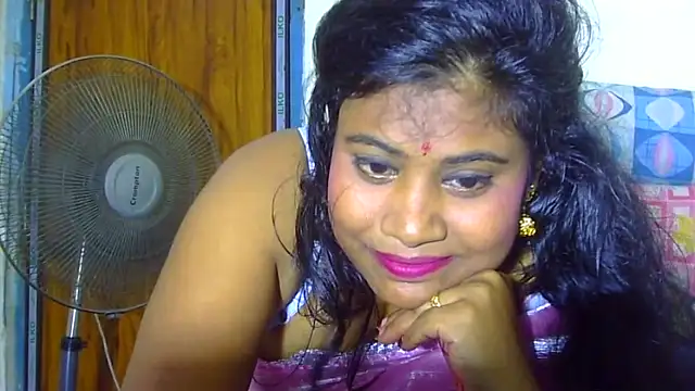 Snapshot of sexy_roma chatting on September 20, 2025, 5:07 pm sexy roma online show from September 20, 2025, 5:07 pm