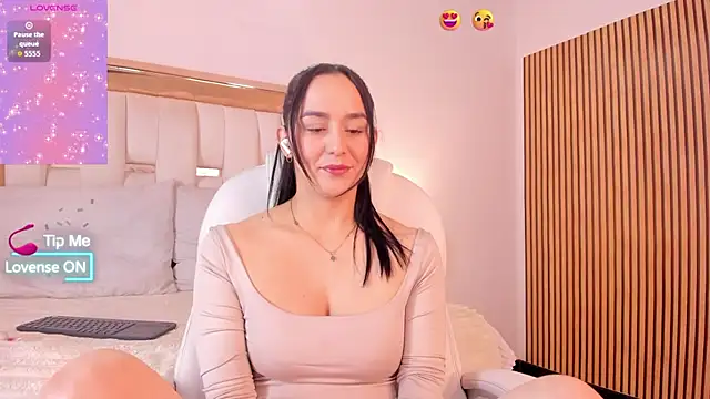 hazel ross tcw online show from September 13, 2025, 2:17 pm