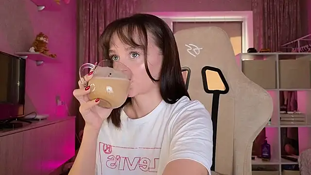 Katy perry  online show from March 15, 2025, 2:46 am