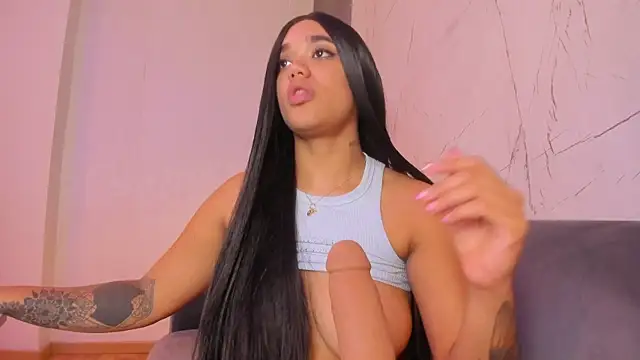 ElaEndez  online show from March 19, 2025, 5:28 pm