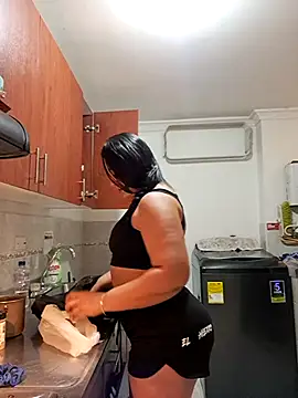 katherineFostel online show from September 10, 2025, 1:32 pm