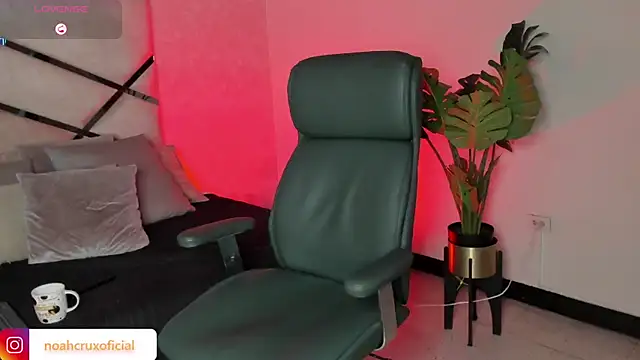 noah crux online show from September 11, 2025, 11:54 am