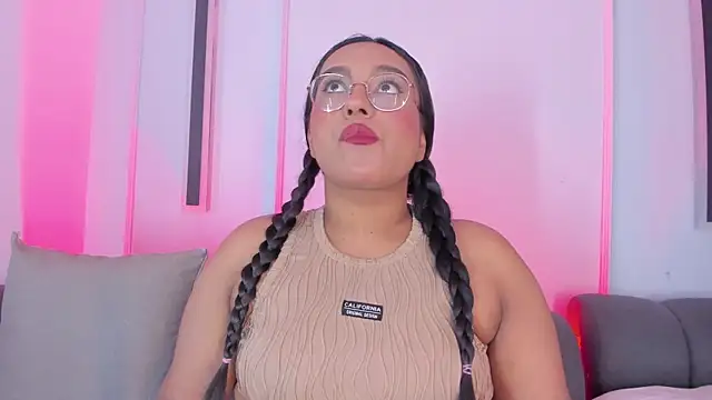 ellamontoya online show from November 15, 2025, 10:52 am