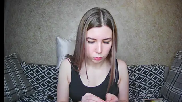 ElllaNuar online show from December 19, 2024, 4:56 am