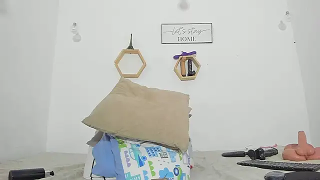 clarise cooper online show from October 7, 2025, 9:43 am