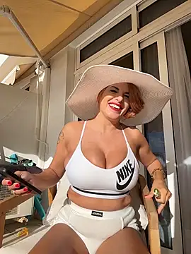 Snapshot of Selvaggia_official83 chatting on May 13, 2026, 6:15 pm Selvaggia official83 online show from May 13, 2026, 6:15 pm