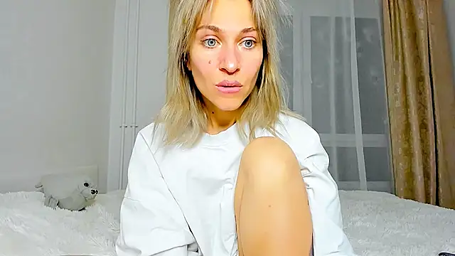 Mona Cruz online show from February 22, 2025, 8:09 pm