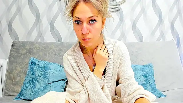 Mona Cruz online show from February 16, 2025, 2:43 pm