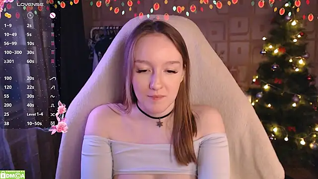 Snapshot of MoonlishSiren chatting on December 27, 2024, 9:43 pm MoonlishSiren online show from December 27, 2024, 9:43 pm