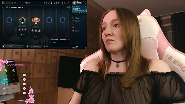 Snapshot of MoonlishSiren chatting on October 23, 2025, 8:18 pm MoonlishSiren online show from October 23, 2025, 8:18 pm