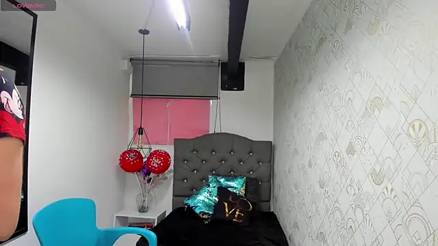 LiaCooper  online show from March 5, 2025, 6:34 pm