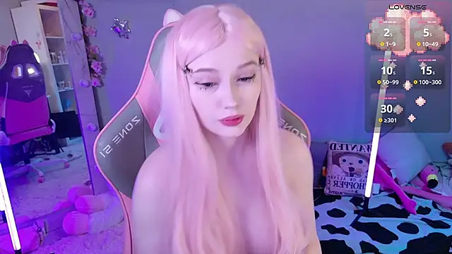 White kitty01 online show from April 16, 2026, 3:02 pm