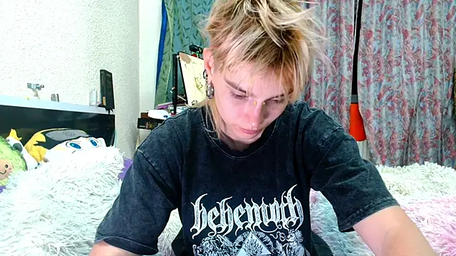 Snapshot of Sophie_Bell chatting on May 25, 2026, 8:40 pm Sophie Bell online show from May 25, 2026, 8:40 pm