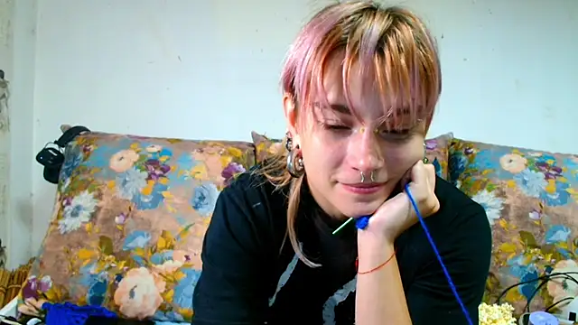 Snapshot of Sophie_Bell chatting on July 16, 2026, 8:50 pm Sophie Bell online show from July 16, 2026, 8:50 pm
