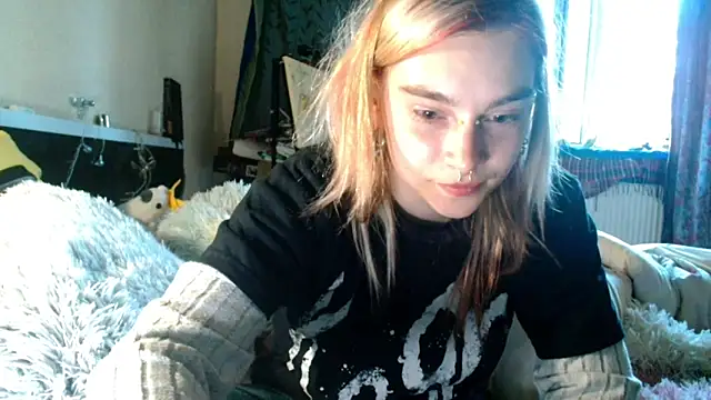 Snapshot of Sophie_Bell chatting on May 7, 2026, 4:54 pm Sophie Bell online show from May 7, 2026, 4:54 pm
