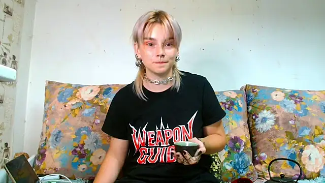 Snapshot of Sophie_Bell chatting on June 26, 2026, 6:47 pm Sophie Bell online show from June 26, 2026, 6:47 pm