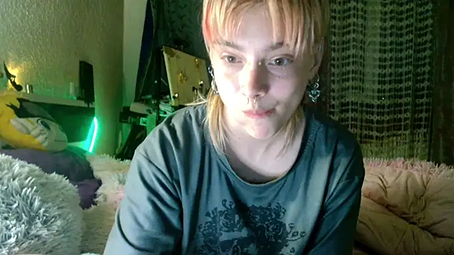Snapshot of Sophie_Bell chatting on May 16, 2026, 6:29 pm Sophie Bell online show from May 16, 2026, 6:29 pm