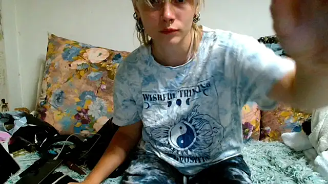 Snapshot of Sophie_Bell chatting on July 4, 2026, 10:58 pm Sophie Bell online show from July 4, 2026, 10:58 pm