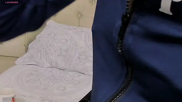 Snapshot of MelodyBliss chatting on November 6, 2025, 5:44 am MelodyBliss online show from November 6, 2025, 5:44 am