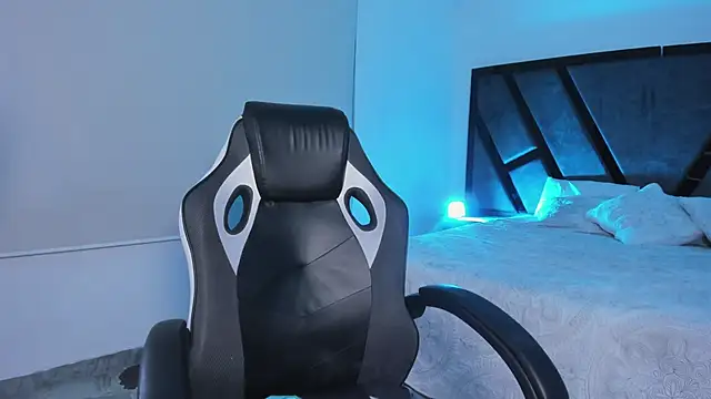 Snapshot of MelodyBliss chatting on October 27, 2025, 4:13 am MelodyBliss online show from October 27, 2025, 4:13 am