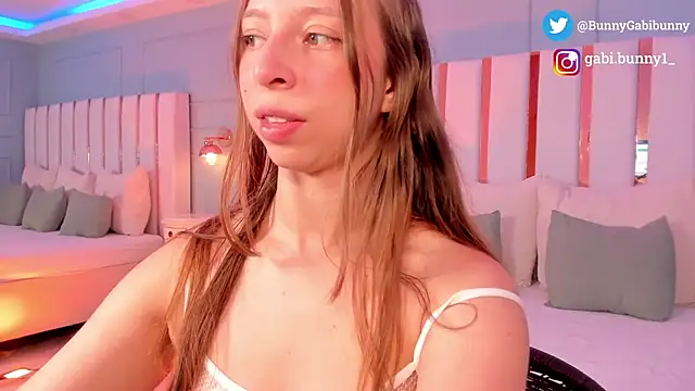 Snapshot of gabi_bunny chatting on October 14, 2025, 5:02 pm gabi bunny online show from October 14, 2025, 5:02 pm