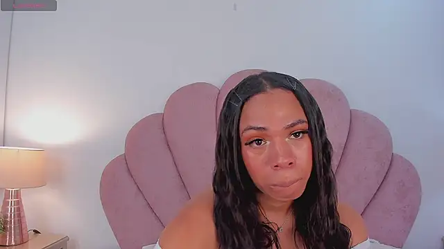 Nicole Paradise online show from March 18, 2025, 1:23 pm