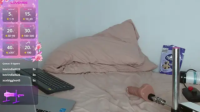 Snapshot of SophiaMeyerst chatting on March 3, 2025, 12:23 am SophiaMeyerst online show from March 3, 2025, 12:23 am