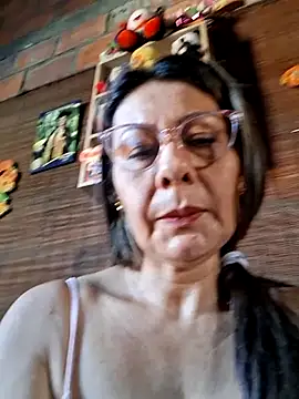 Mia-funny20 online show from October 3, 2025, 8:32 pm