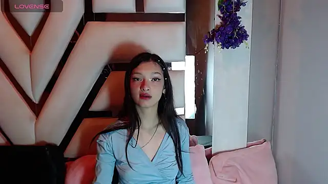 Snapshot of Aurora_18 chatting on April 23, 2026, 2:40 pm Aurora 18 online show from April 23, 2026, 2:40 pm