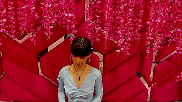 Aurora 18 online show from February 7, 2025, 9:04 pm