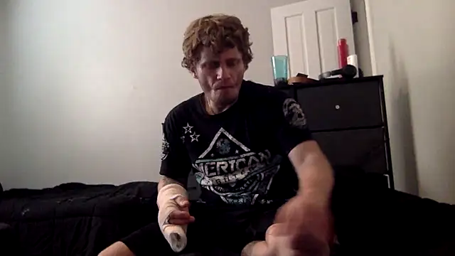 SpAzZ1234 online show from April 14, 2026, 9:09 pm