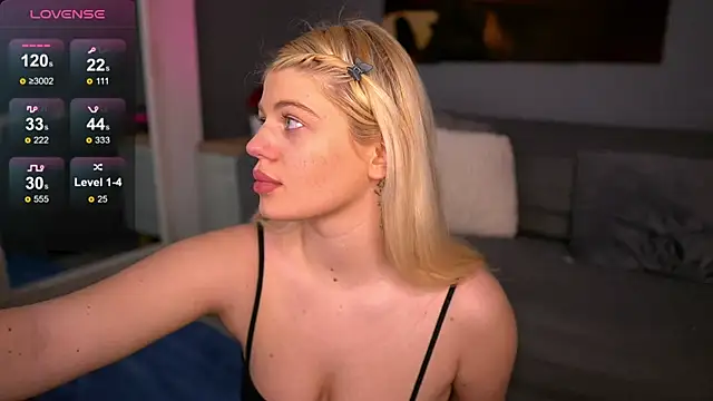 Snapshot of JosephineBlairs chatting on February 3, 2025, 11:09 am JosephineBlairs online show from February 3, 2025, 11:09 am