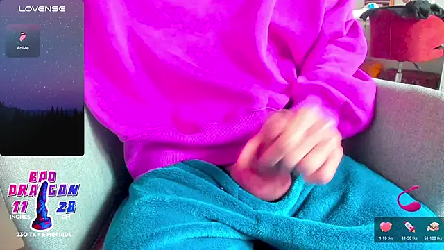 sexy in the dark online show from March 21, 2025, 12:28 pm