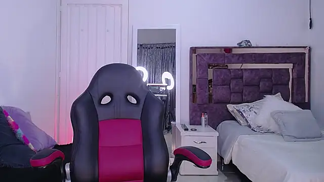 Snapshot of alejandrafitt chatting on October 1, 2025, 12:16 am alejandrafitt online show from October 1, 2025, 12:16 am