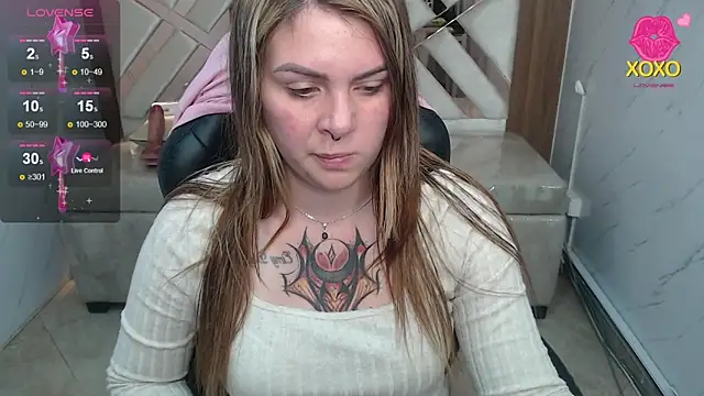 Snapshot of Paula_b_ chatting on April 25, 2026, 1:03 pm Paula b online show from April 25, 2026, 1:03 pm