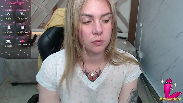Snapshot of Paula_b_ chatting on May 26, 2026, 12:47 pm Paula b online show from May 26, 2026, 12:47 pm