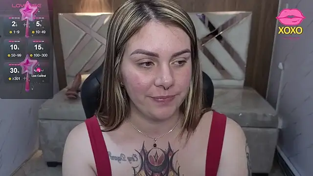 Snapshot of Paula_b_ chatting on April 18, 2026, 7:07 pm Paula b online show from April 18, 2026, 7:07 pm