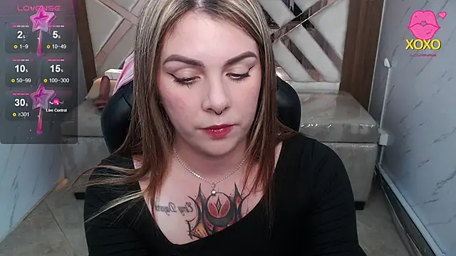 Snapshot of Paula_b_ chatting on April 29, 2026, 5:30 pm Paula b online show from April 29, 2026, 5:30 pm