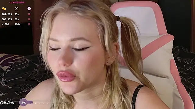 LexieLoree online show from February 27, 2025, 10:11 am