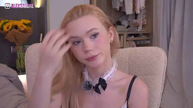 LexieLoree online show from July 5, 2026, 3:11 am