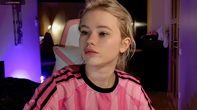 LexieLoree online show from March 3, 2025, 4:10 am