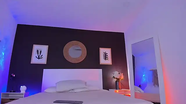 Snapshot of VioletPaket chatting on October 12, 2025, 1:34 pm VioletPaket online show from October 12, 2025, 1:34 pm