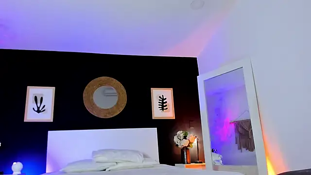 Snapshot of VioletPaket chatting on December 5, 2025, 12:26 pm VioletPaket online show from December 5, 2025, 12:26 pm