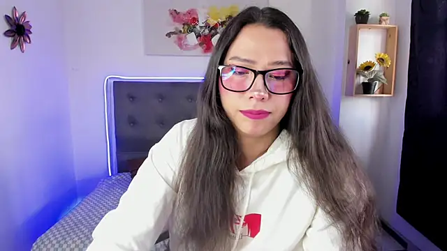 paula kawaiifu  online show from September 22, 2025, 2:12 pm