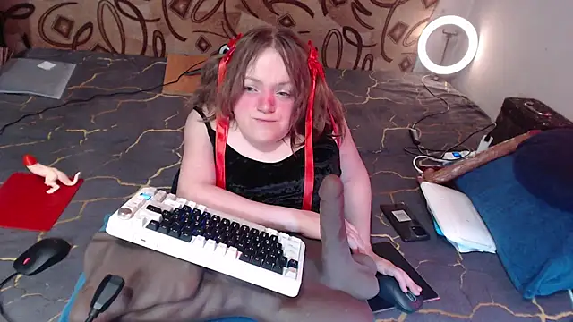 Snapshot of MiniNatalie chatting on March 8, 2025, 5:38 am MiniNatalie online show from March 8, 2025, 5:38 am