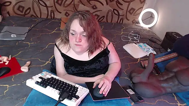 Snapshot of MiniNatalie chatting on March 10, 2025, 8:28 am MiniNatalie online show from March 10, 2025, 8:28 am